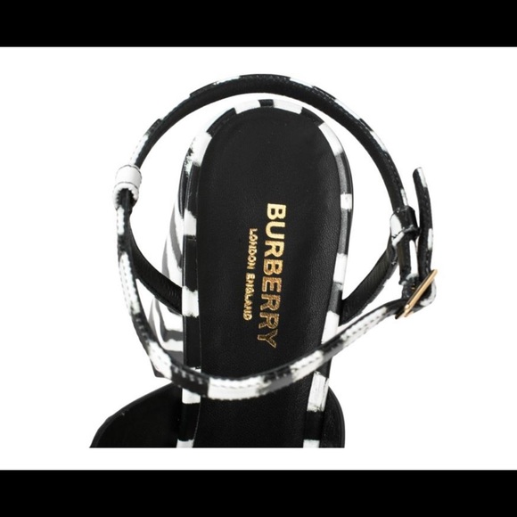 💯 Authentic 
Burberry
Black/White Leather Castlebar Ankle Strap Size - Picture 7 of 7